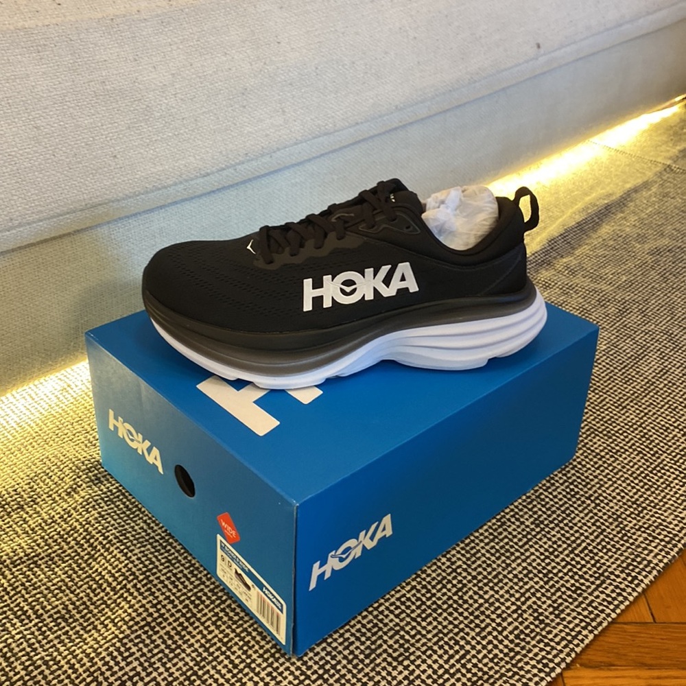 NWT Hoka Bondi 8